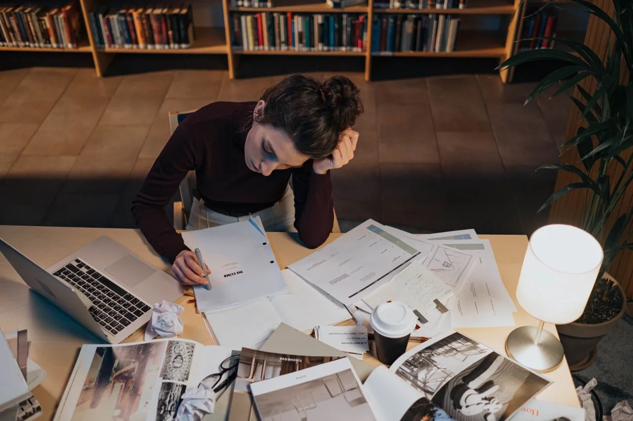 mental clarity and focus at a cluttered workspace